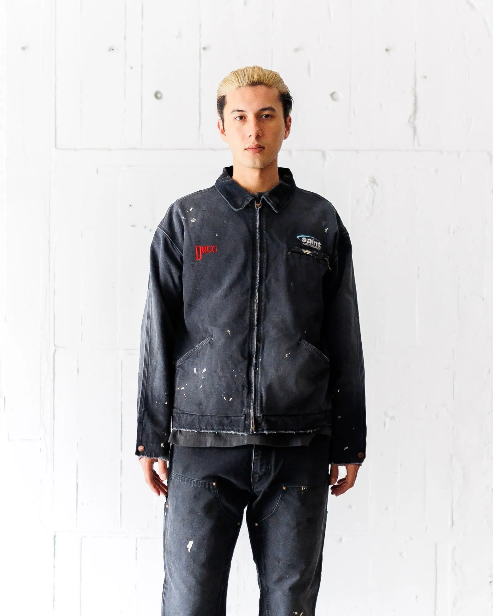SAINT Mxxxxxx DETROIT JACKET/DRUG/BLK Detroit Workwear Washed and Distressed Jacket Washed Black S-XL A super heavy-duty Detroit jacket. It took more than 3 months to develop. All details. No detail. Complete reproduction and restoration. Customized washed and faded Assute canvas fabric. Rewashed the watermark to make the bones irregular and white. MX6 LOGO buttons, molded custom placket with LOGO zipper, no special shape zipper on chest